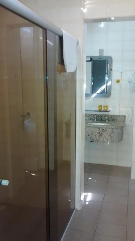 Geneviee Palace Hotel Ponta Grossa  Bilik gambar